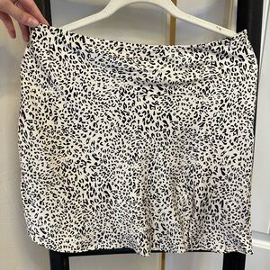 leopard print mini skirt with slit